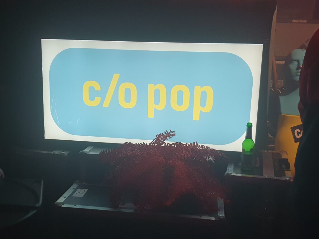 4854 2